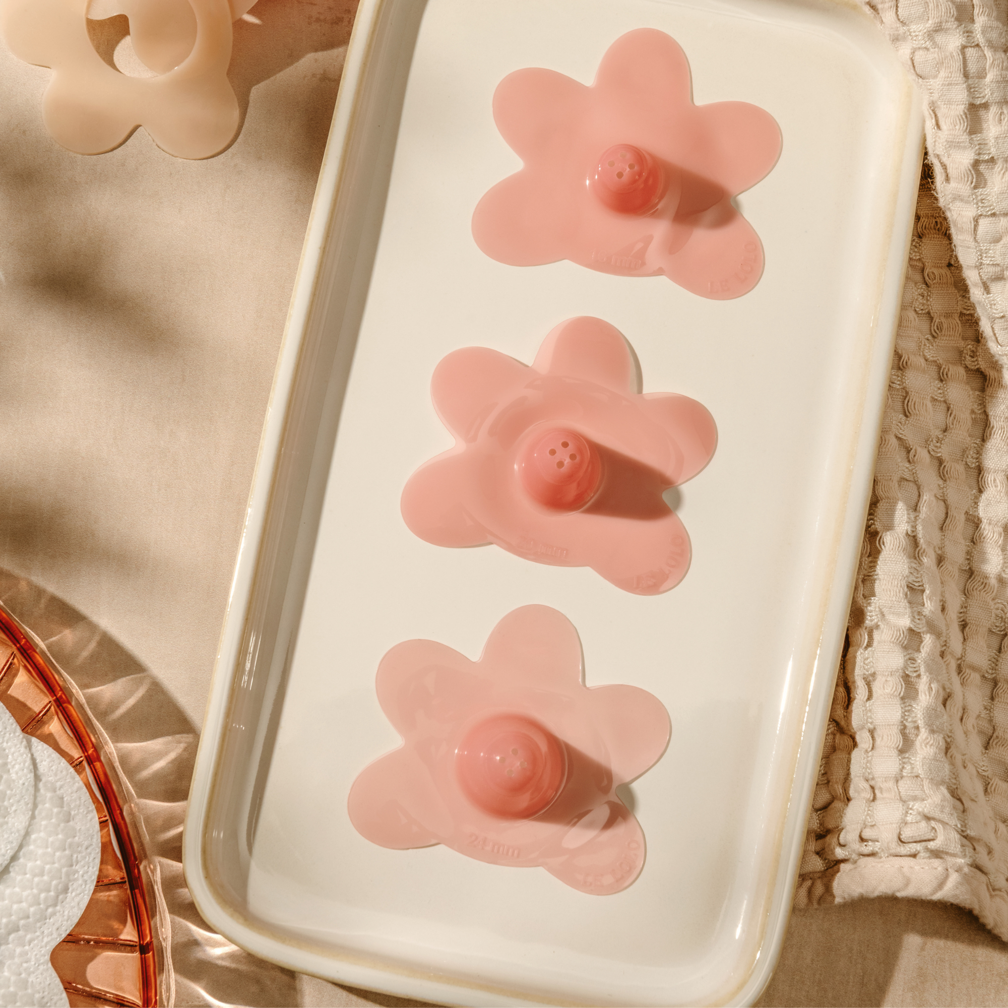 Le Lolo - Nipple Shield Set, 3 sizes in 1 | Breastfeeding, New Mom Blush